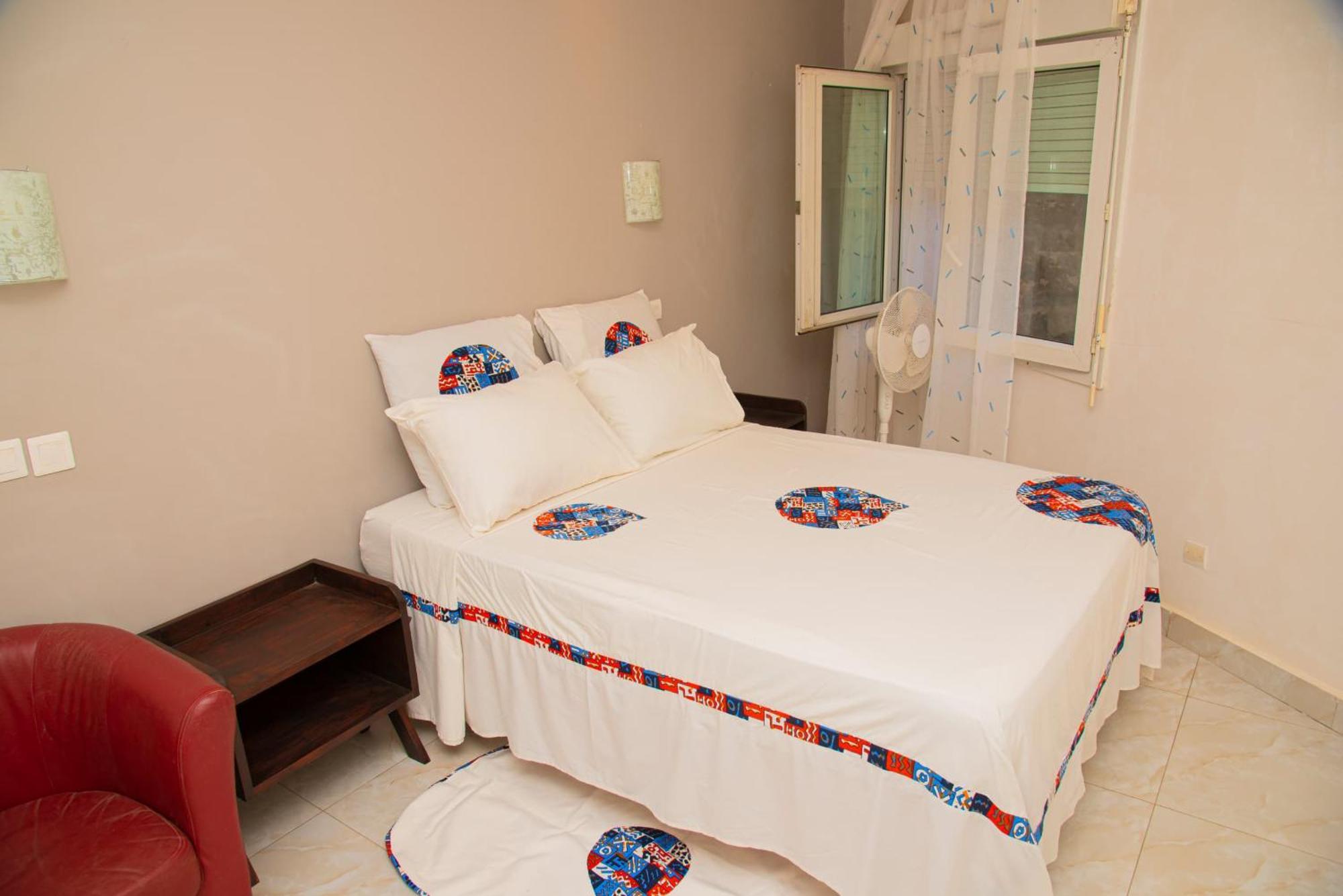 Chambres D'Hotes Villa Luciana Saly 外观 照片