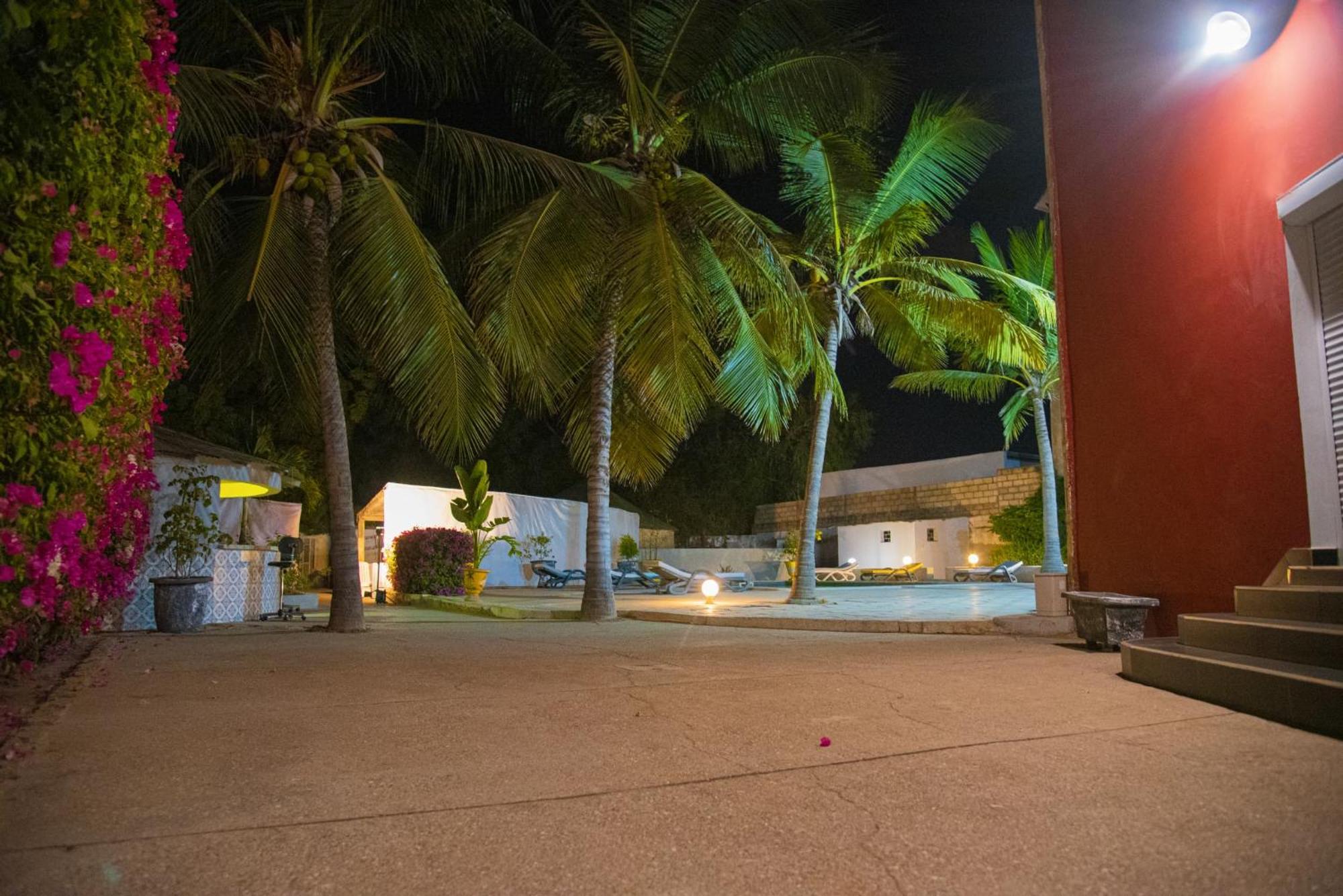 Chambres D'Hotes Villa Luciana Saly 外观 照片